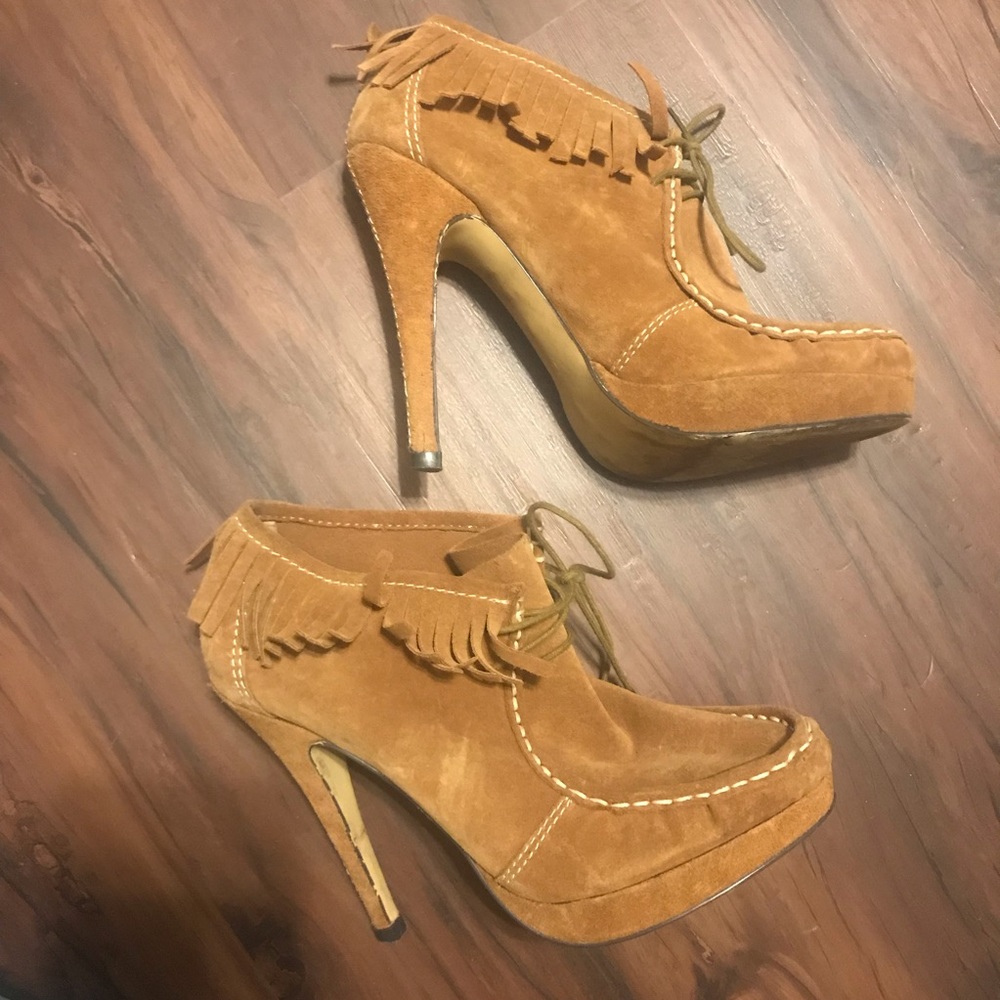 Charles david Fringe Moccasin heels